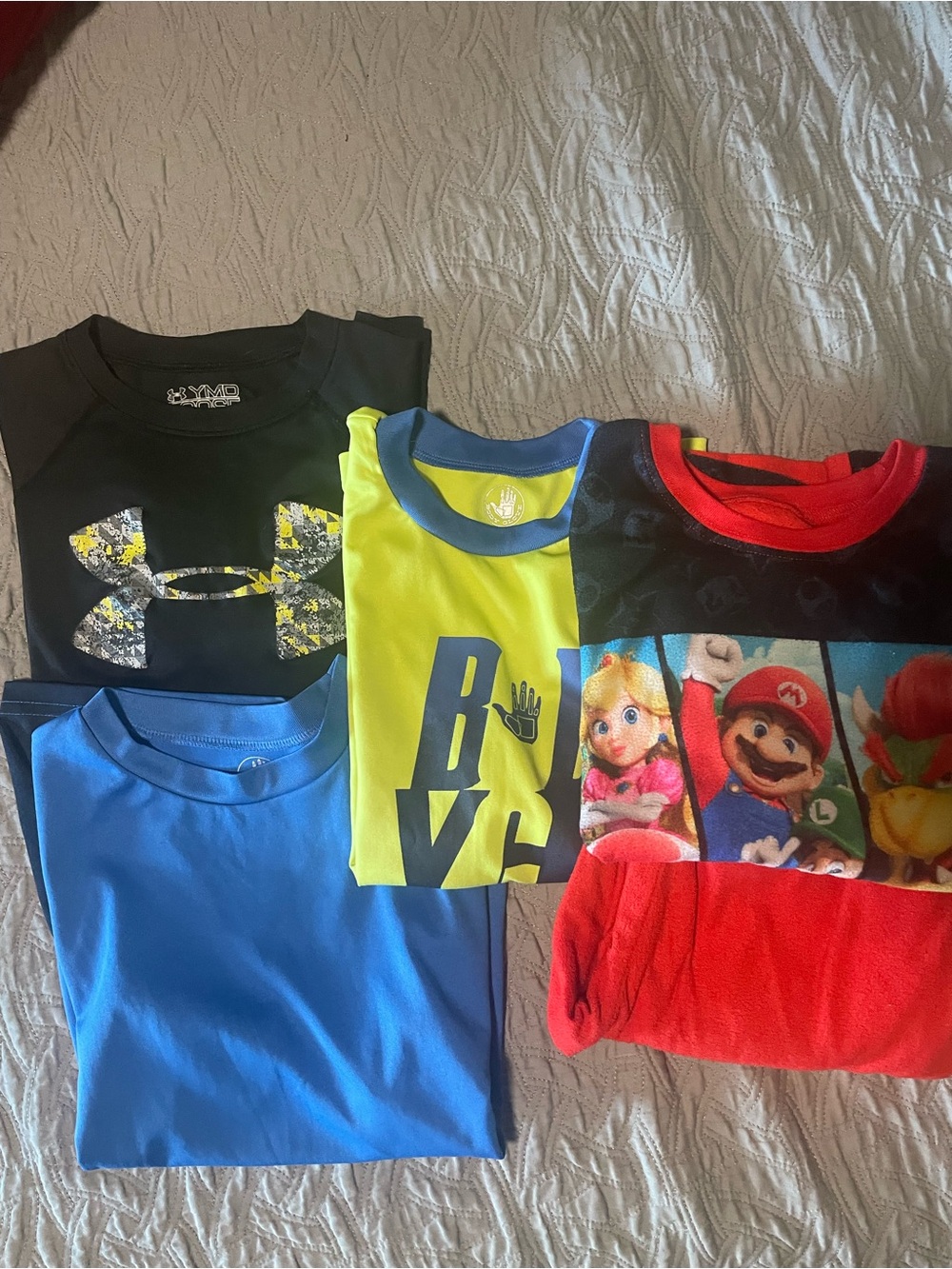 Size 8 youth bundle, Under Armour, Body Glove, Mario Bros.